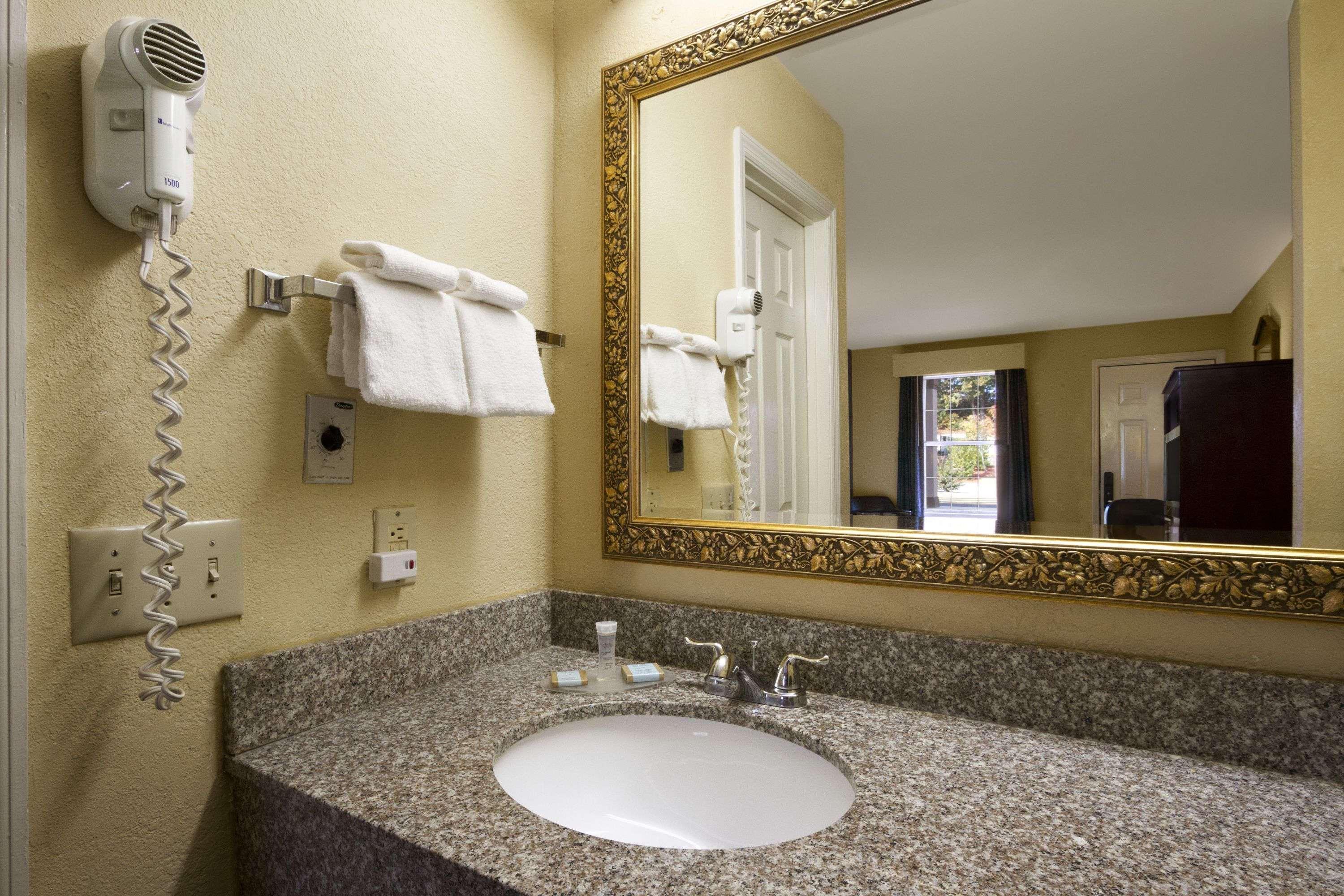 Quality Inn كوفينغتون المظهر الخارجي الصورة